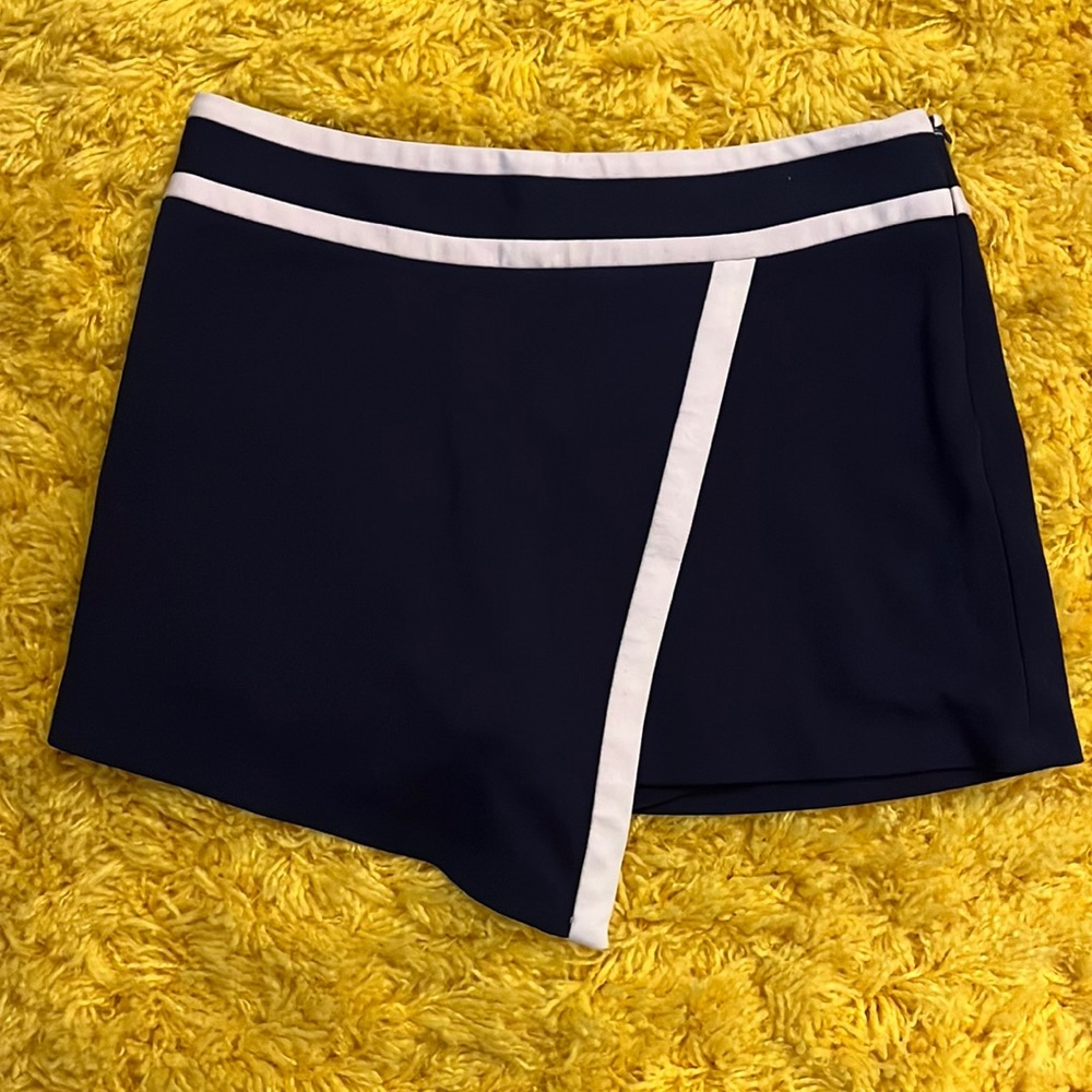 🚨Forever 21 Navy Skort